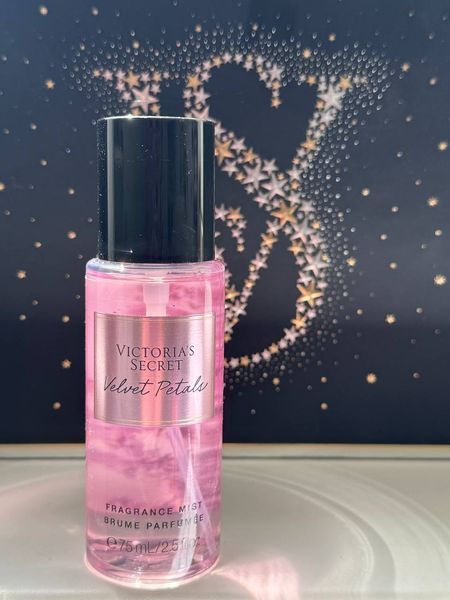 Фото Спрей для тіла Victoria&rsquo;s Secret Velvet Petals 75 мл Парфумований спрей для тіла з квітковим ароматом 00015,