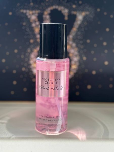 Фото Спрей для тіла Victoria&rsquo;s Secret Velvet Petals 75 мл Парфумований спрей для тіла з квітковим ароматом 00015,